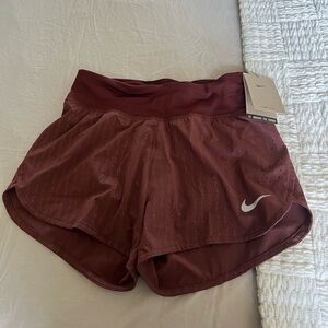Women’s Nike Running Shorts Maroon /Wine (S)